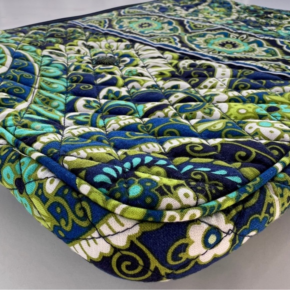 Vera Bradley LIKE NEW Rhythm & Blues Quilted Laptop Case - Picture 7 of 11